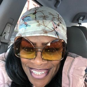 Meet your Posher, Samantha